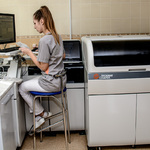 Ilustracja do artykułu Sprzęt medyczny w Laboratorium w Szpitalu w Brześciu.jpg