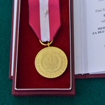 Odznaka honorowa - Złoty medal 