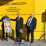Przemówienia gości po przecięciu wstęgi, wręczenie upominków