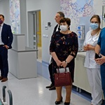 Spacer uczestników ze zwiedzaniem Zespołu Pracowni Endoskopowych.JPG