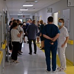 Spacer uczestników ze zwiedzaniem Zespołu Pracowni Endoskopowych.JPG