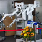 Uroczystość doposażenia szpitala w system robotyczny Da Vinci.
