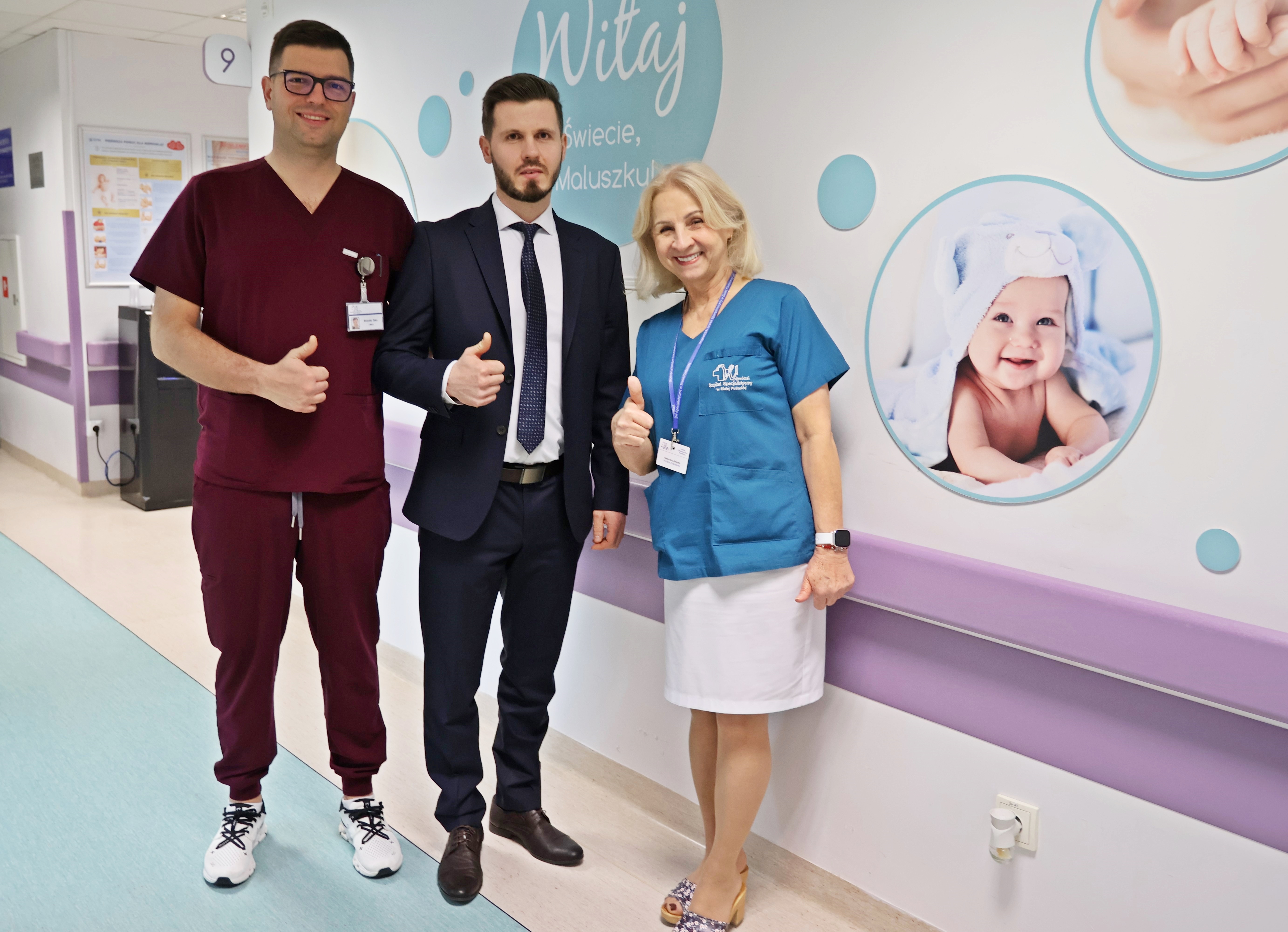 Dyrektor Wojewódzkiego Szpitala Specjalistycznego wraz z Kierującymi Oddziałem Ginekologiczno-Położniczym.