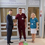 Dyrektor Wojewódzkiego Szpitala Specjalistycznego wraz z Kierującymi Oddziałem Ginekologiczno-Położniczym.