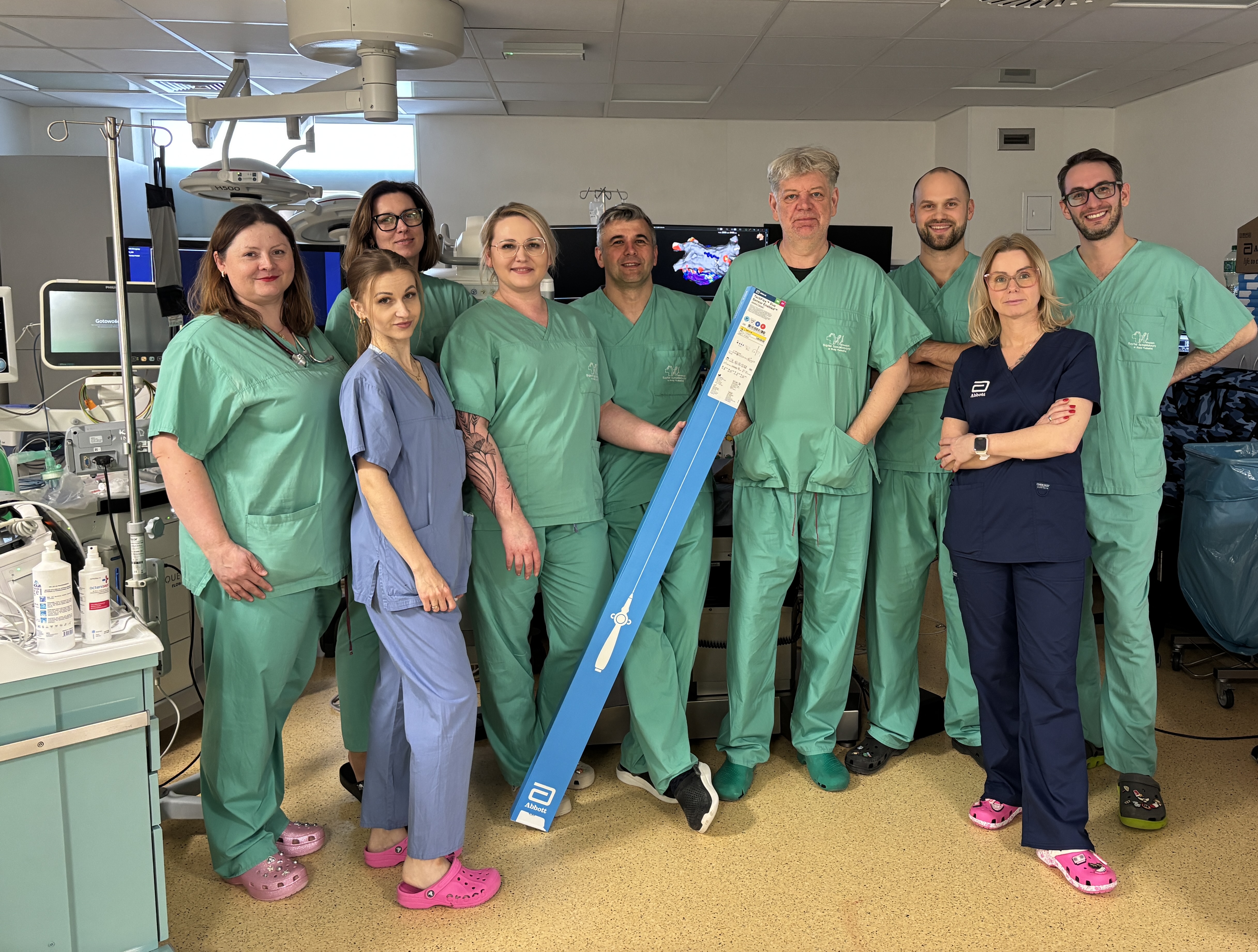 Zespół wykonujący pierwsze w Polsce zabiegi z wykorzystaniem cewnika TactiFlex Duo.